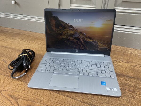 HP Laptop 15s-fq2226nd Open Front 1 HP Laptop 15s-fq2226nd Open Front 1