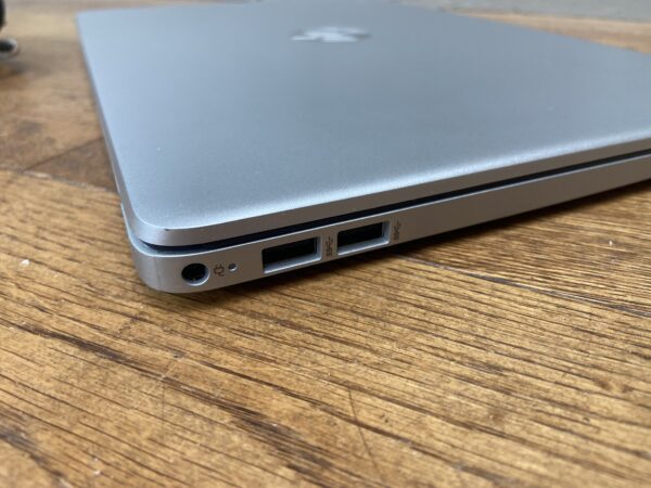 HP Laptop 15s-fq2226nd USB3 HP Laptop 15s-fq2226nd USB3