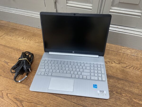 HP Laptop 15s-fq2226nd open Front HP Laptop 15s-fq2226nd open Front