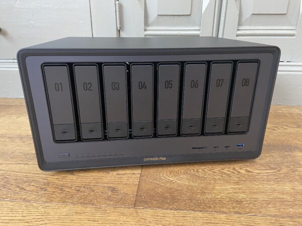Ugreen DXP8800Plus Front Ugreen DXP8800Plus Front