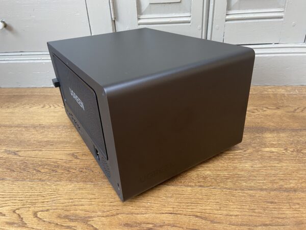 Ugreen DXP8800Plus RS Ugreen DXP8800Plus RS