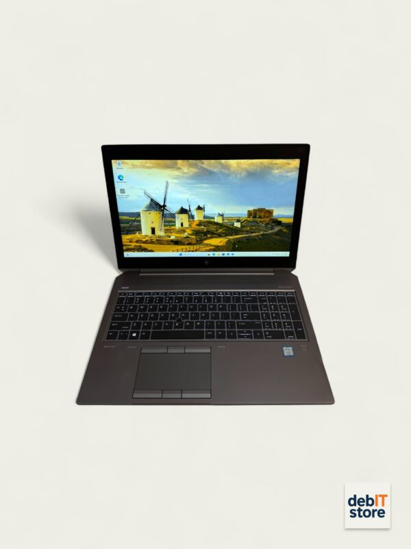 HP Zbook 15 Font open 3