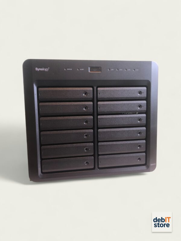 Synology DS2415+ Front 2