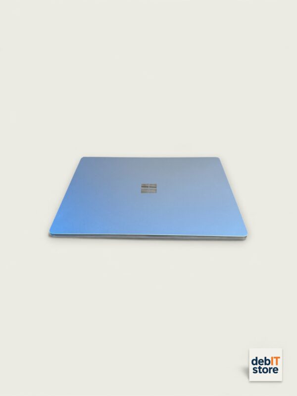 Microsoft Surface Go3 Closed Microsoft Surface Go3 Closed