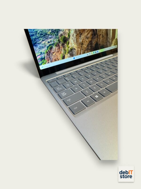 Microsoft Surface Go3 Side Microsoft Surface Go3 Side