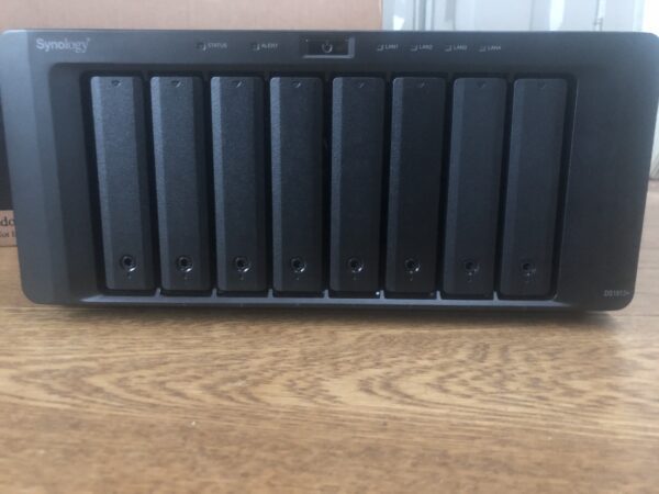 Synology DS1813+ (4gb ram upgrade)