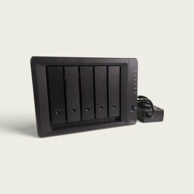 Synology DS1520+ Front